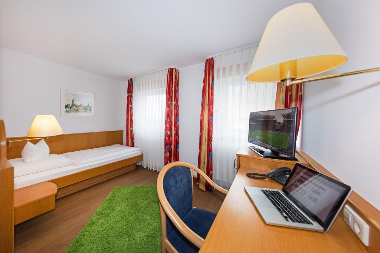 Gasthof - Hotel Zum Ochsen Gmbh Berghulen Kültér fotó