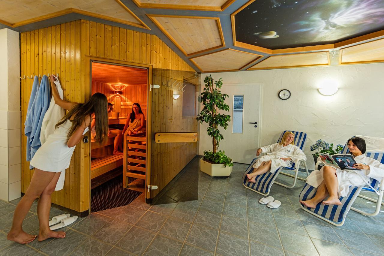 Gasthof - Hotel Zum Ochsen Gmbh Berghulen Kültér fotó